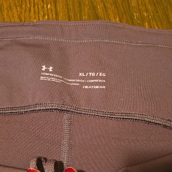 Under Armour Women's Purple Leggings - Picture 2 of 4